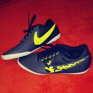 Womens NIKE shoes